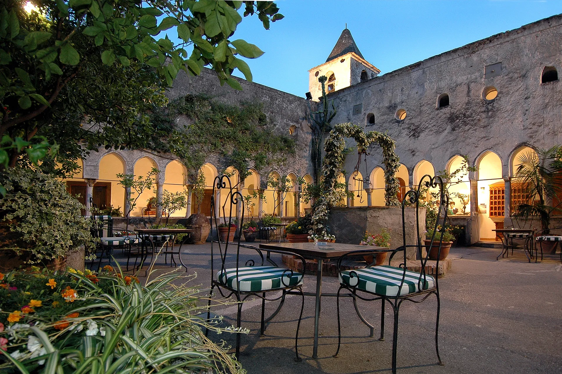 Il chiostro storico dell'Hotel Luna Convento, Amalfi